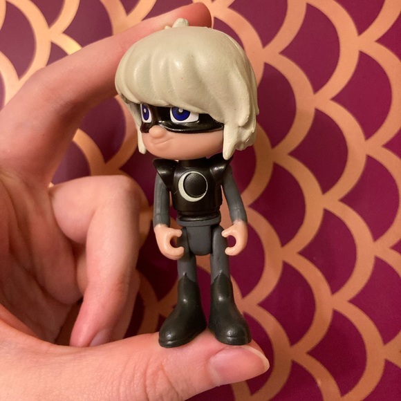 B1G2 - PJ Mask Black Suit Toy Figure - Buy 1, Get 2 FREE - Picture 3 of 4